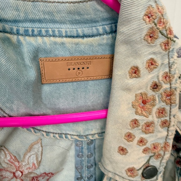 BLANKNYC Floral Embroidered Studded denim Jean Jacket blue small - Picture 3 of 3